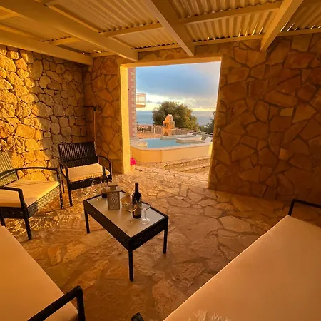 Kaminia Rose Private Pool & Jacuzzi Ratzaklíon