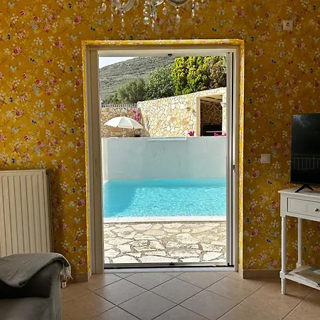 Kaminia Rose Private Pool & Jacuzzi Willa *