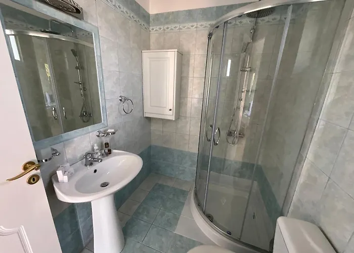 Kaminia Rose Private Pool & Jacuzzi Vilă