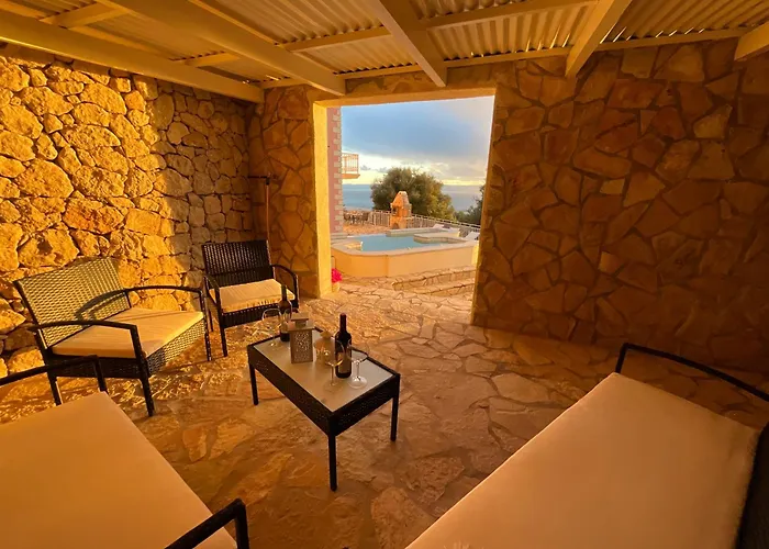 Kaminia Rose Private Pool & Jacuzzi Ratzaklíon